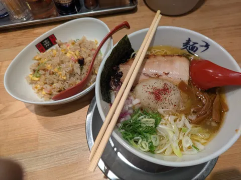 温かさと彩りの丼