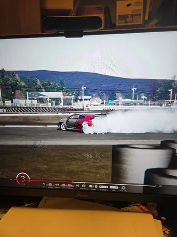 画面越しの白煙舞う瞬間