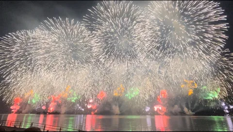 海に咲く花火の残像