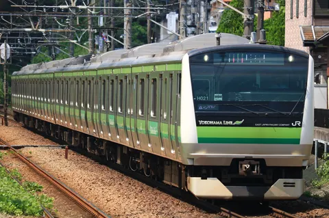 都会を駆け抜ける緑の疾走感