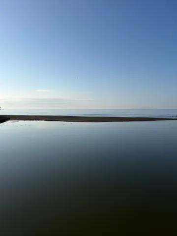 静寂の青、水平線の誘い