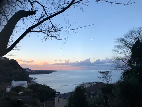 茜色の空と静かな海