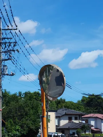 空を映す街の円鏡