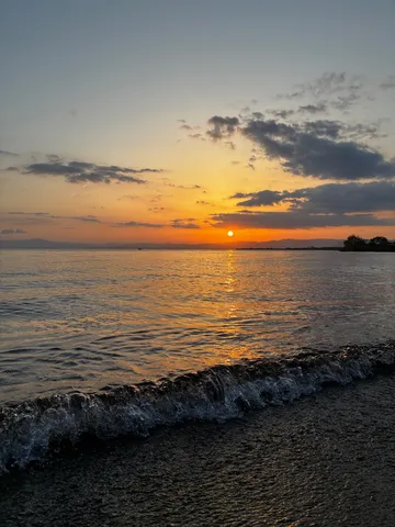 夕焼けと、自己主張する波