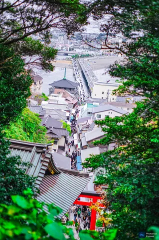 古都の坂道、賑わいと風情