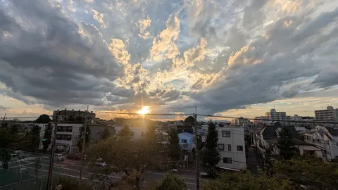 雲間から「お邪魔します！」