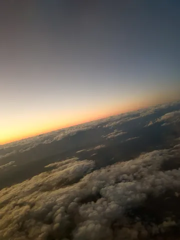 夕空と雲の境界線