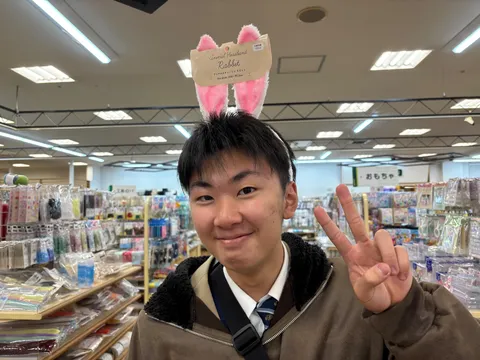 もふもふ耳でピースサイン！