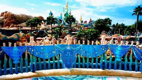 青の祭りの楽園風景