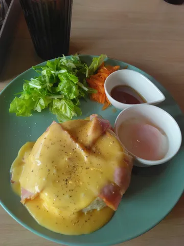 とろけるソースのブランチプレート