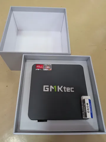 ミニPCと消しゴムの静かな対話
