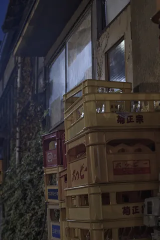 路地裏の積み重ね