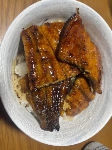 艶やかなうなぎ丼の魅力