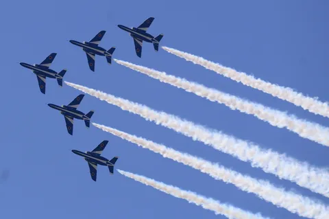 蒼空を滑る六機の軌跡