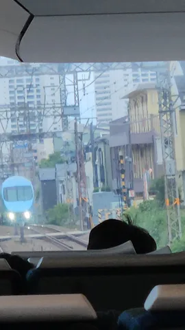 電車の窓から切り取る日常