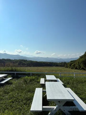 悠久の山並みと、静かな休息
