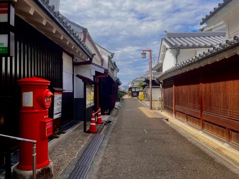 路地に宿る和の静寂