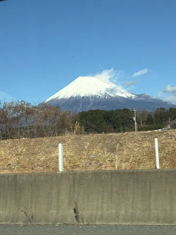 雪化粧の富士山、日常の風景