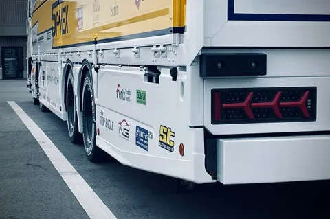 白い巨影が走る路線
