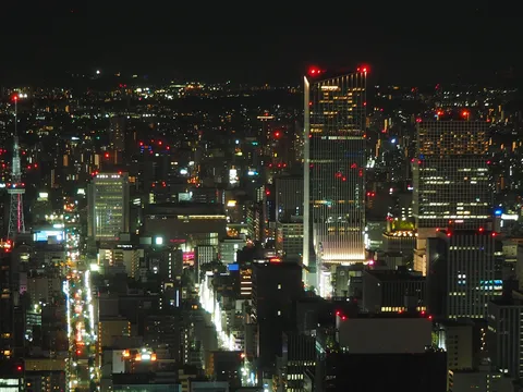 夜景に灯る街の鼓動