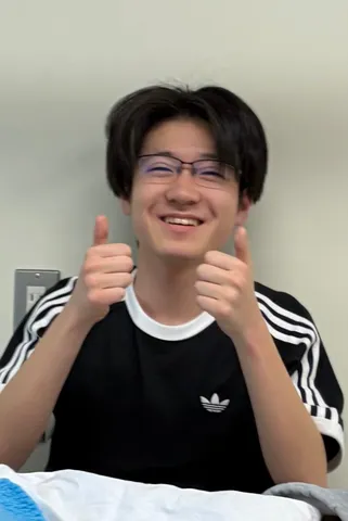 サムズアップで好感度アップ！