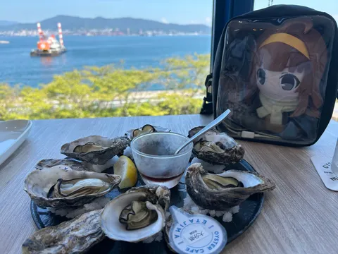海の見えるテラスで贅沢牡蠣ランチ