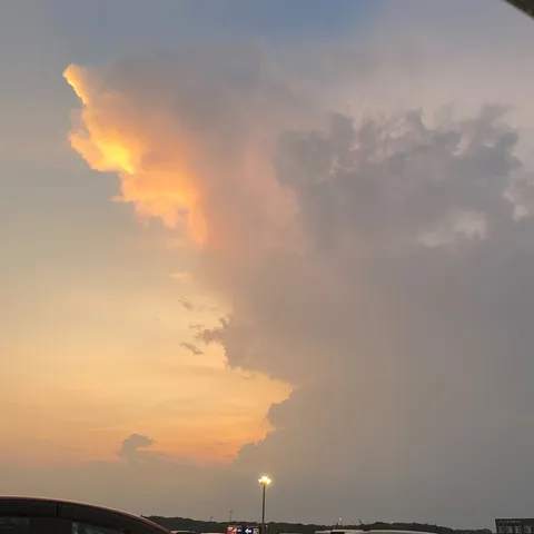 夕陽と雲の瞬き