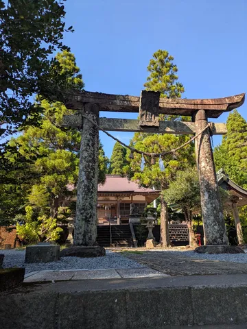 苔と風の鳥居の声