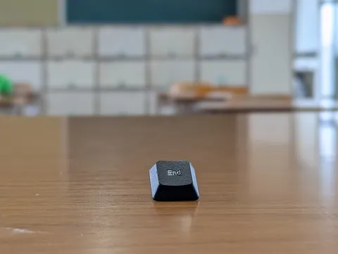 デスクの上の「End」キー