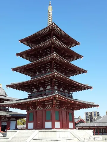 五重塔の荘厳な佇まい