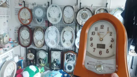 時を刻む、懐かしの時計たち