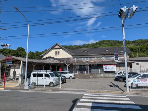 古き良き駅前風景