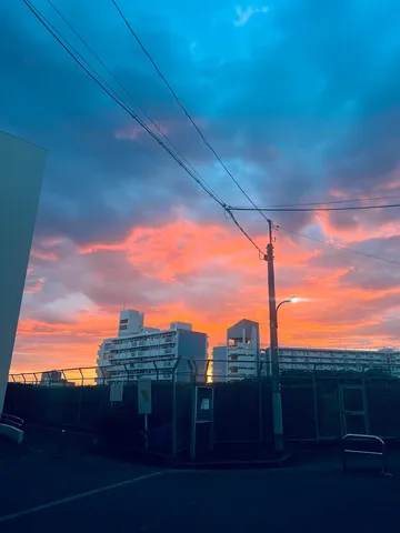 茜空染まる街角の詩