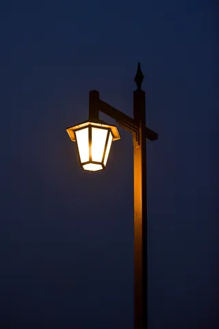 夜を照らす灯火