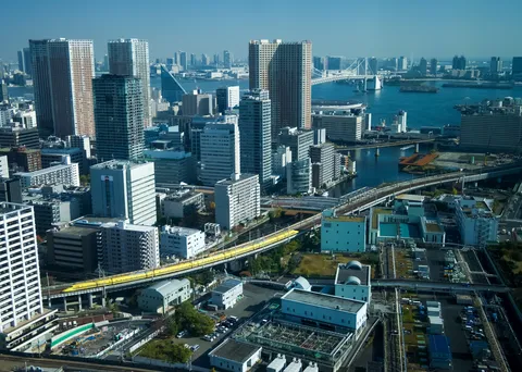 都市のパノラマと躍動
