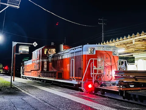 夜の停車場、赤い灯の詩