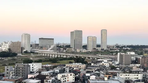 夕暮れと高層の共演