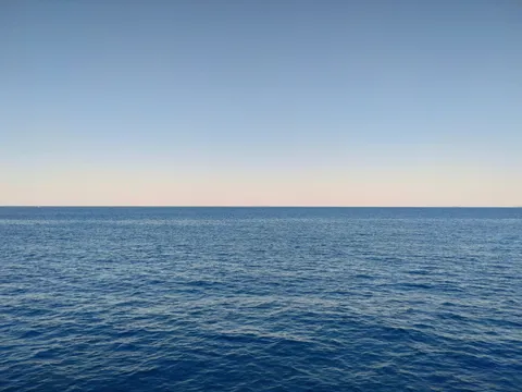 水平線に心を染める海