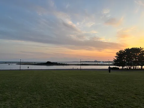帰り道？夕暮れ散策路