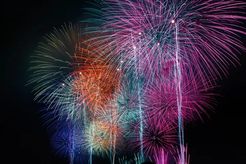 夜空、火花の大渋滞
