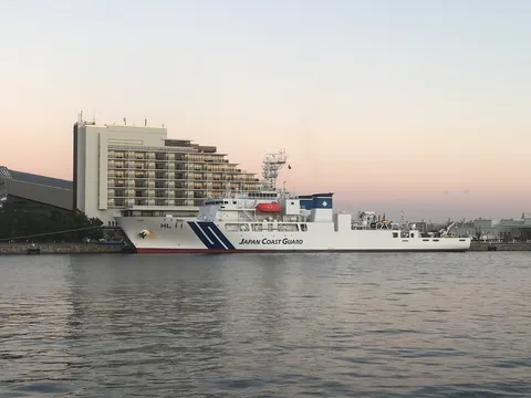 平和と港の静かな邂逅