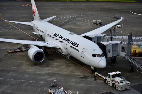 JAPAN AIRLINES、駐機場の日常