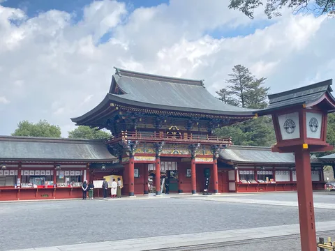 静寂に包まれた古都の参道