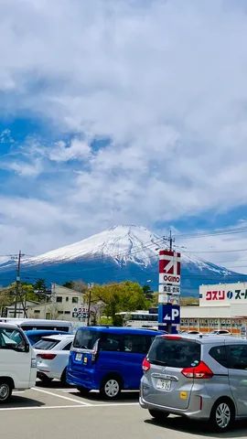 街角に見上げる富士