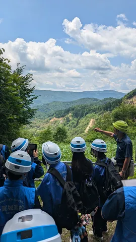 山と空に集う学び風景