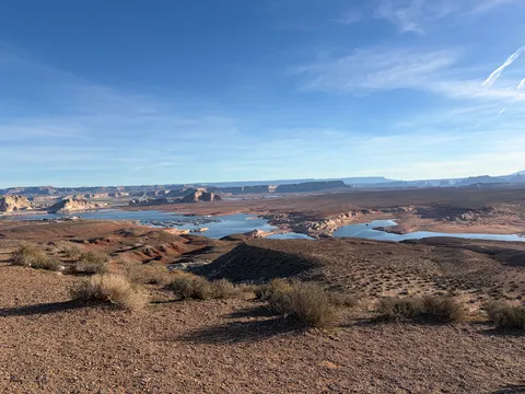 青い空と大地、そして水面