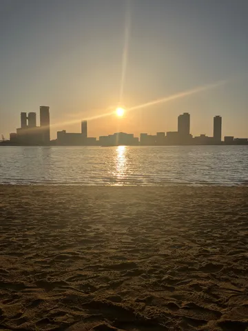 夕陽と水面の静かな競演