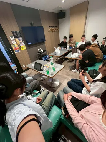 楽しい仲間とのカラオケタイム