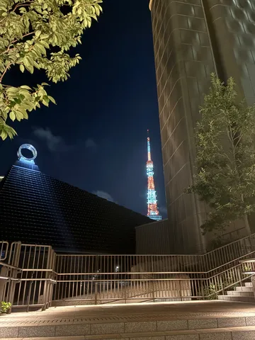 夜空に灯る、都会の光