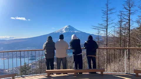 背中で眺める富士山